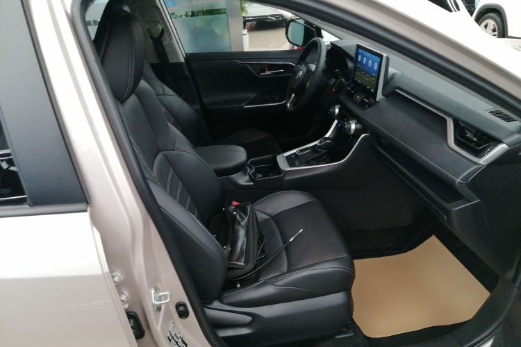 Used Toyota Wildlander 2020 Dual-Engine 2.5L E-CVT Two-Wheel Drive Prestige Edition Right Front Seat