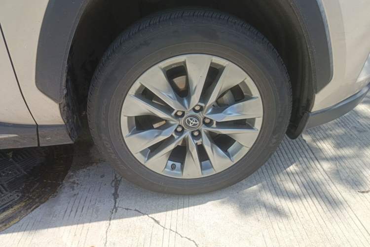 Used Toyota Wildlander 2020 Dual-Engine 2.5L E-CVT Two-Wheel Drive Luxury Edition Right Front Wheel Hub