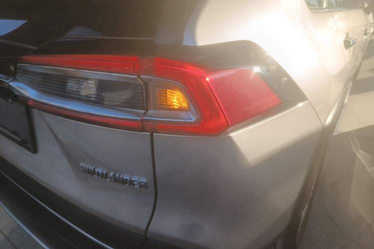 Used Toyota Wildlander 2020 2.0L CVT Two-Wheel Drive Leading Edition Right Rear Taillight