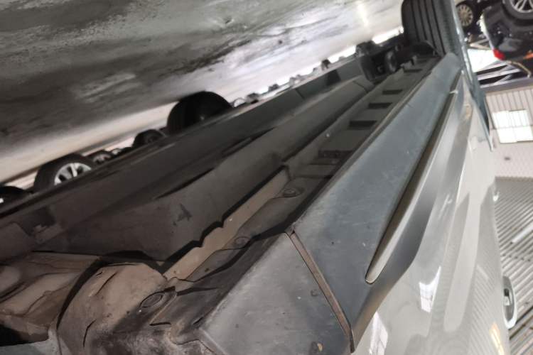 Used Toyota Wildlander 2020 2.0L CVT 4x4 Luxury Edition Right Side Sill
