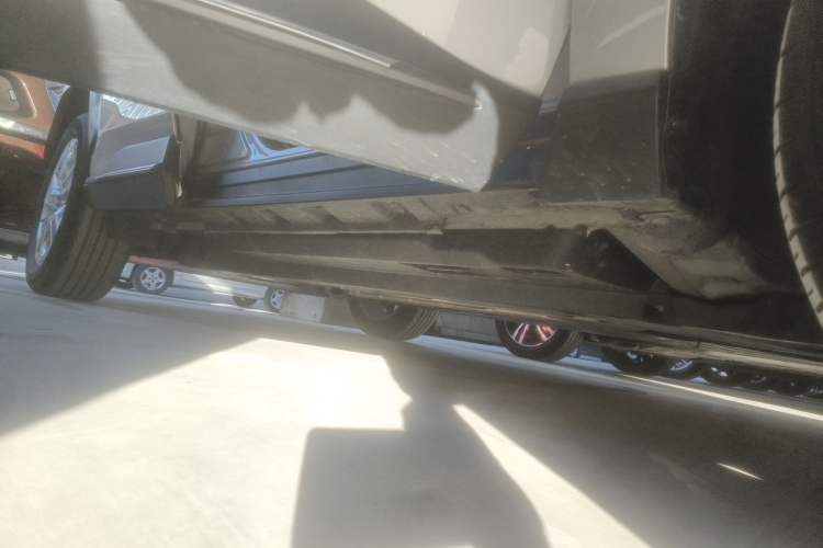 Used Toyota Wildlander 2020 2.0L CVT Two-Wheel Drive Leading Edition Right Side Sill