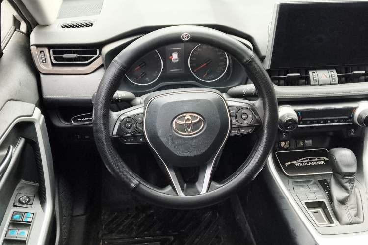 Used Toyota Wildlander 2020 2.0L CVT Two-Wheel Drive Luxury Edition Steering Wheel