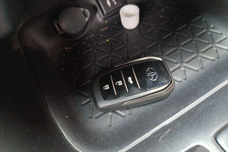 Used Toyota Wildlander 2020 2.0L CVT 4x4 Luxury Edition Vehicle Key