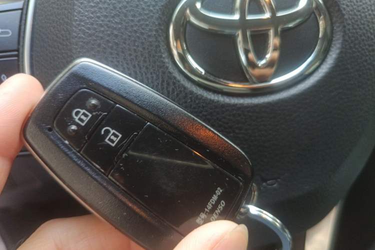 Used Toyota Wildlander 2020 Dual-Engine 2.5L E-CVT Two-Wheel Drive Luxury Edition Vehicle Key