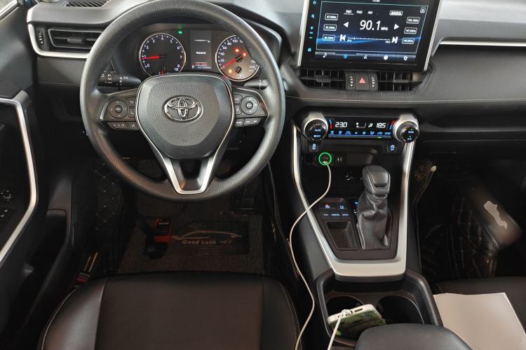 Used Toyota Wildlander 2020 2.0L CVT Two-Wheel Drive Luxury Edition Center Console