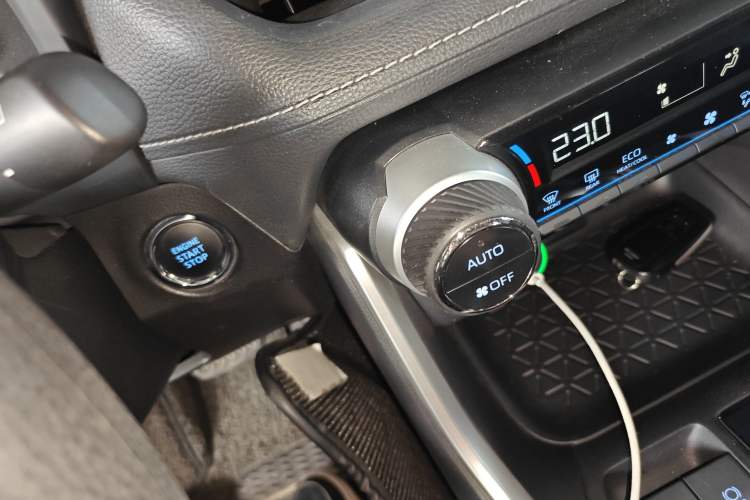 Used Toyota Wildlander 2020 2.0L CVT Two-Wheel Drive Luxury Edition Interior 1