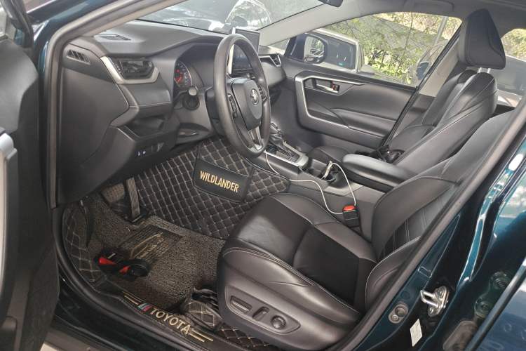 Used Toyota Wildlander 2020 2.0L CVT Two-Wheel Drive Luxury Edition Left Front Seat