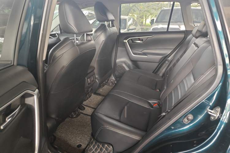 Used Toyota Wildlander 2020 2.0L CVT Two-Wheel Drive Luxury Edition Left Rear Seat