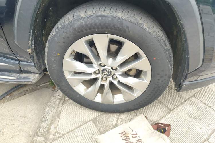 Used Toyota Wildlander 2020 Dual-Motor 2.5L E-CVT Four-Wheel Drive Luxury Edition Right Front Wheel Hub