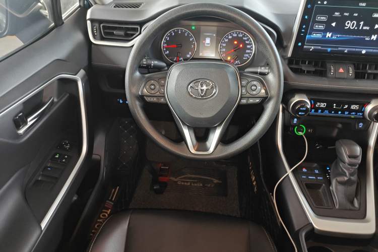 Used Toyota Wildlander 2020 2.0L CVT Two-Wheel Drive Luxury Edition Steering Wheel