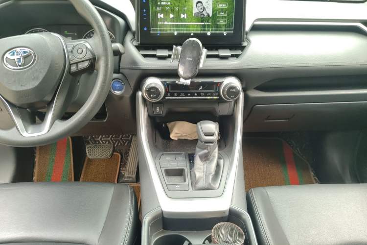Used Toyota Wildlander 2020 Dual-Engine 2.5L E-CVT Two-Wheel Drive Luxury Edition Audio And AC Panel