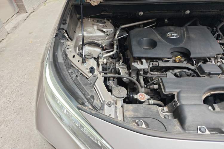 Used Toyota Wildlander 2020 2.0L CVT 4x4 Luxury Edition Engine Bay Right
