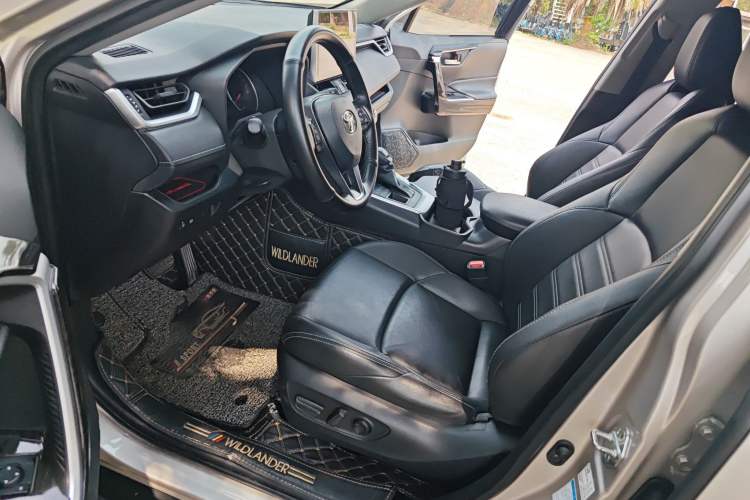 Used Toyota Wildlander 2020 2.0L CVT 4x4 Luxury Edition Left Front Seat