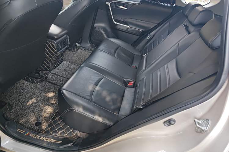 Used Toyota Wildlander 2020 2.0L CVT 4x4 Luxury Edition Left Rear Seat