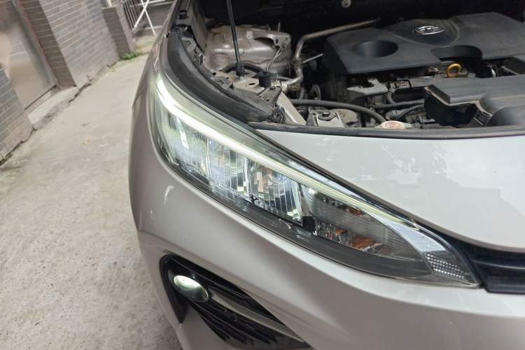 Used Toyota Wildlander 2020 2.0L CVT 4x4 Luxury Edition Right Front Headlight