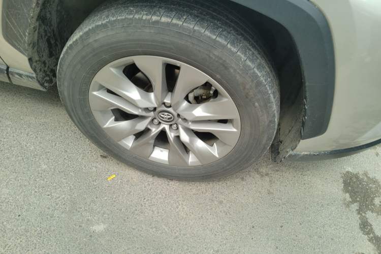 Used Toyota Wildlander 2020 Dual-Engine 2.5L E-CVT Two-Wheel Drive Luxury Edition Right Front Wheel Hub