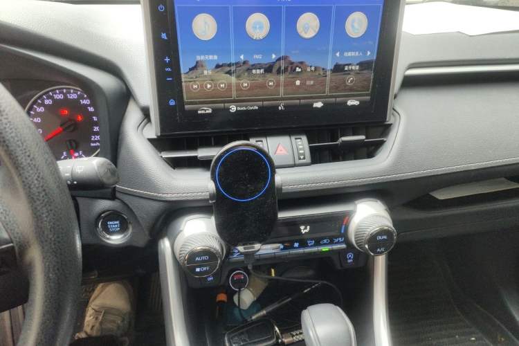 Used Toyota Wildlander 2020 2.0L CVT 4x4 Luxury Edition Audio And AC Panel