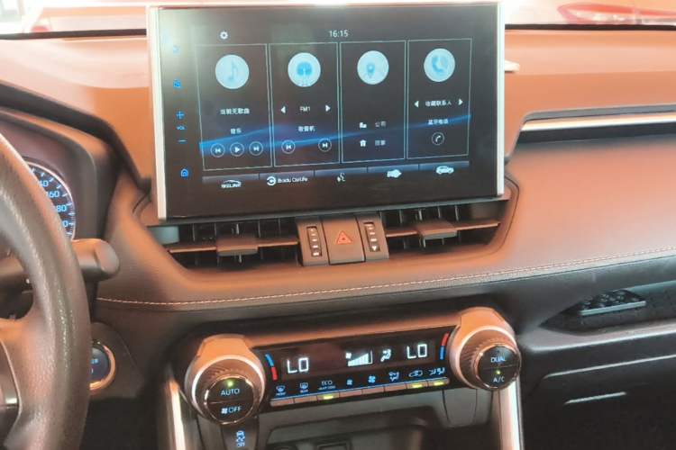 Used Toyota Wildlander 2020 Dual-Engine 2.5L E-CVT Two-Wheel Drive Luxury Edition Audio And AC Panel