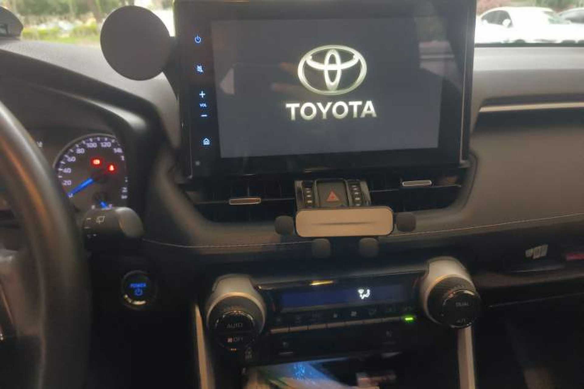 Used Toyota Wildlander 2020 Dual-Engine 2.5L E-CVT Two-Wheel Drive Prestige Edition Audio And AC Panel