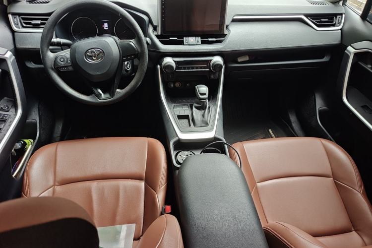 Used Toyota Wildlander 2020 2.0L CVT Two-Wheel Drive Leading Edition Center Console