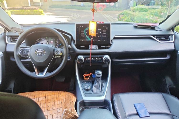 Used Toyota Wildlander 2020 Dual-Motor 2.5L E-CVT Four-Wheel Drive Luxury Edition Center Console