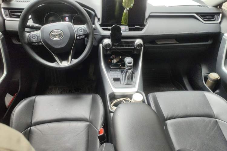 Used Toyota Wildlander 2020 2.0L CVT 4x4 Luxury Edition Center Console