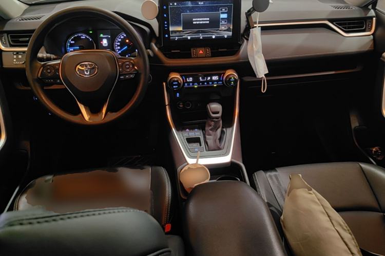 Used Toyota Wildlander 2020 Dual-Engine 2.5L E-CVT Two-Wheel Drive Luxury Edition Center Console