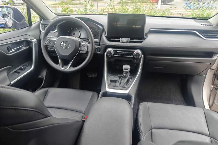 Used Toyota Wildlander 2020 2.0L CVT Two-Wheel Drive Luxury Edition Center Console