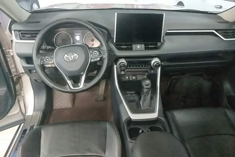 Used Toyota Wildlander 2020 2.0L CVT Two-Wheel Drive Luxury Edition Center Console