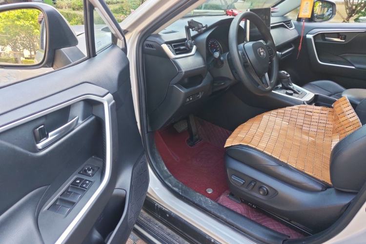 Used Toyota Wildlander 2020 Dual-Motor 2.5L E-CVT Four-Wheel Drive Luxury Edition Driver Seat