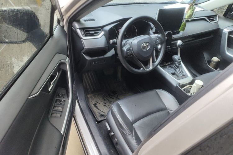Used Toyota Wildlander 2020 2.0L CVT 4x4 Luxury Edition Driver Seat