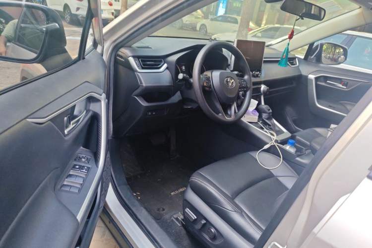 Used Toyota Wildlander 2020 2.0L CVT Two-Wheel Drive Luxury Edition Driver Seat