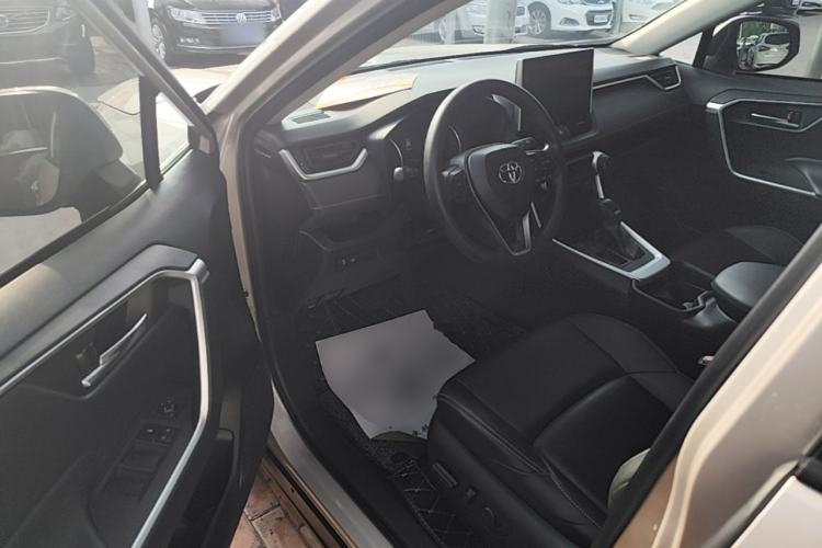Used Toyota Wildlander 2020 2.0L CVT Two-Wheel Drive Luxury Edition Driver Seat