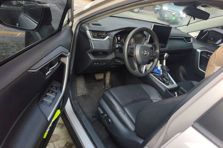 Used Toyota Wildlander 2020 2.0L CVT Two-Wheel Drive Luxury Edition Driver Seat