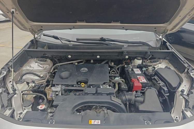Used Toyota Wildlander 2020 2.0L CVT Two-Wheel Drive Luxury Edition Engine Bay