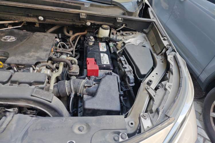 Used Toyota Wildlander 2020 2.0L CVT Two-Wheel Drive Luxury Edition Engine Bay Left