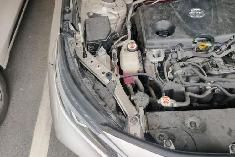 Used Toyota Wildlander 2020 Dual-Engine 2.5L E-CVT Two-Wheel Drive Prestige Edition Engine Bay Right