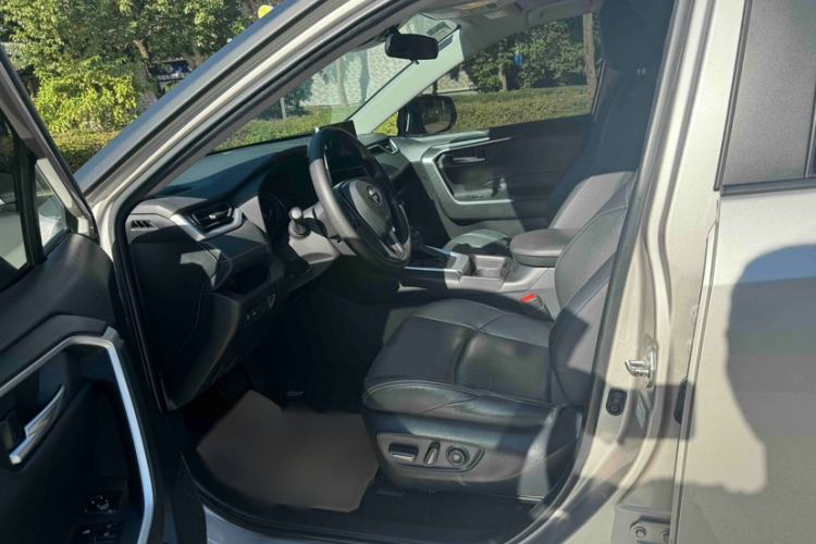 Used Toyota Wildlander 2020 Dual-Engine 2.5L E-CVT Two-Wheel Drive Luxury Edition Exterior 5