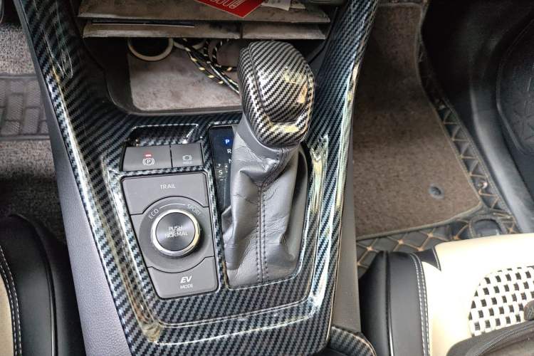 Used Toyota Wildlander 2020 Dual-Motor 2.5L E-CVT Four-Wheel Drive Luxury Edition Gear Lever