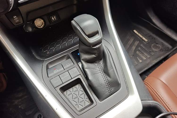 Used Toyota Wildlander 2020 2.0L CVT Two-Wheel Drive Leading Edition Gear Lever