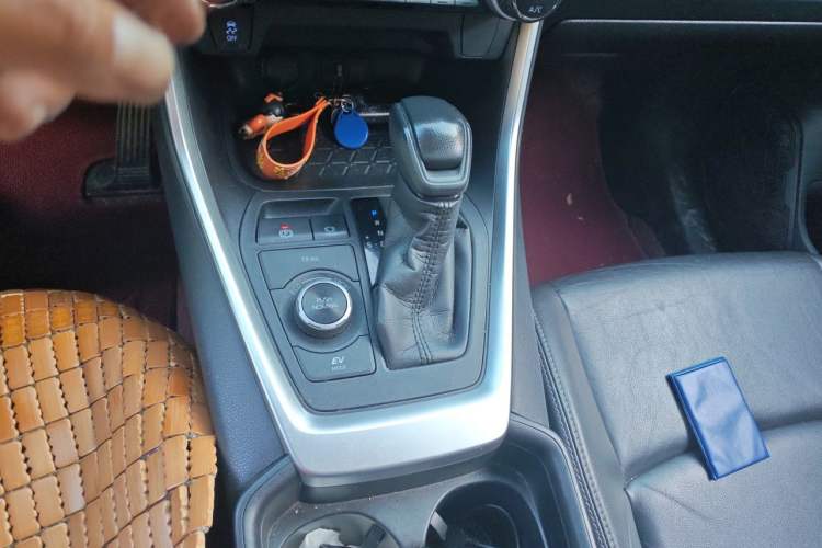 Used Toyota Wildlander 2020 Dual-Motor 2.5L E-CVT Four-Wheel Drive Luxury Edition Gear Lever