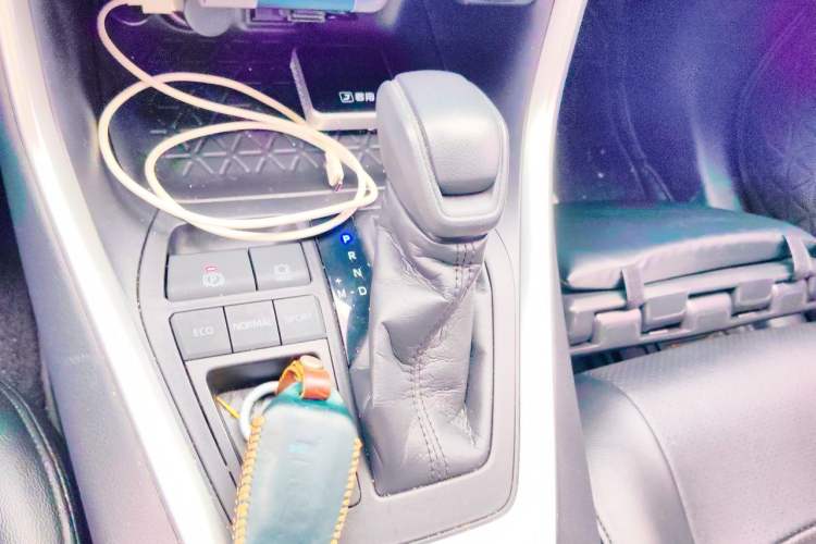 Used Toyota Wildlander 2020 2.0L CVT Two-Wheel Drive Luxury Edition Gear Lever