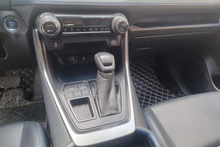 Used Toyota Wildlander 2020 2.0L CVT Two-Wheel Drive Tech Edition Gear Lever