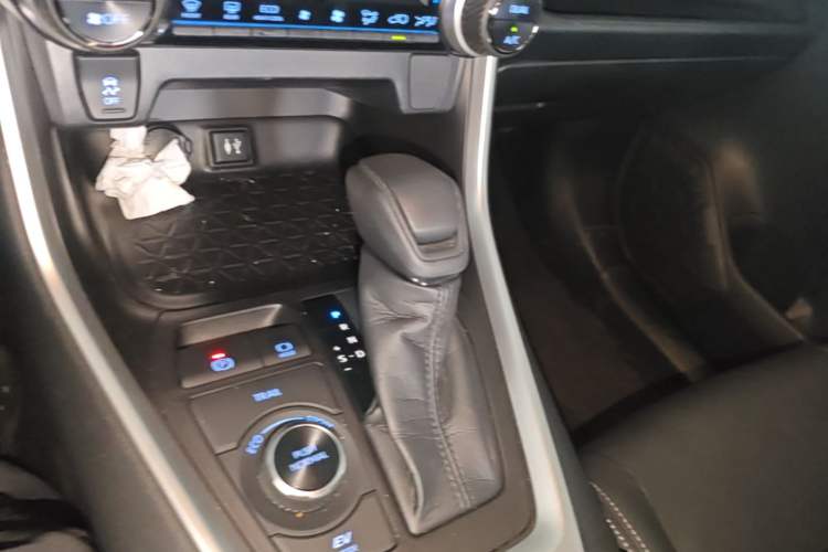 Used Toyota Wildlander 2020 Dual-Motor 2.5L E-CVT Four-Wheel Drive Luxury Edition Gear Lever