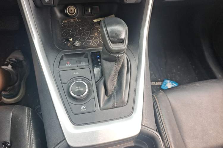 Used Toyota Wildlander 2020 Dual-Motor 2.5L E-CVT Four-Wheel Drive Luxury Edition Gear Lever