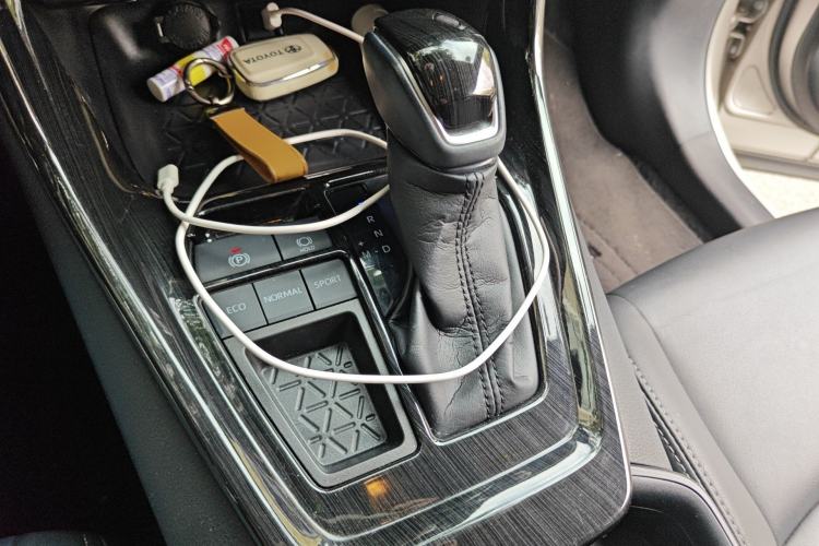 Used Toyota Wildlander 2020 2.0L CVT Two-Wheel Drive Luxury Edition Gear Lever