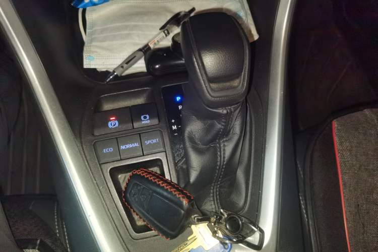 Used Toyota Wildlander 2020 2.0L CVT Two-Wheel Drive Luxury Edition Gear Lever
