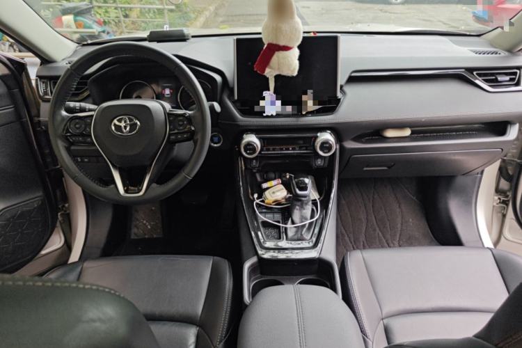 Used Toyota Wildlander 2020 2.0L CVT Two-Wheel Drive Luxury Edition Interior 2