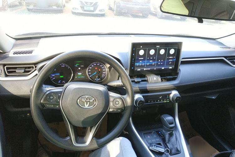 Used Toyota Wildlander 2020 Dual-Engine 2.5L E-CVT Two-Wheel Drive Luxury Edition Interior 2
