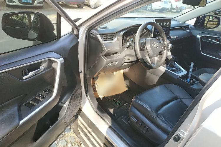 Used Toyota Wildlander 2020 Dual-Engine 2.5L E-CVT Two-Wheel Drive Luxury Edition Interior 3